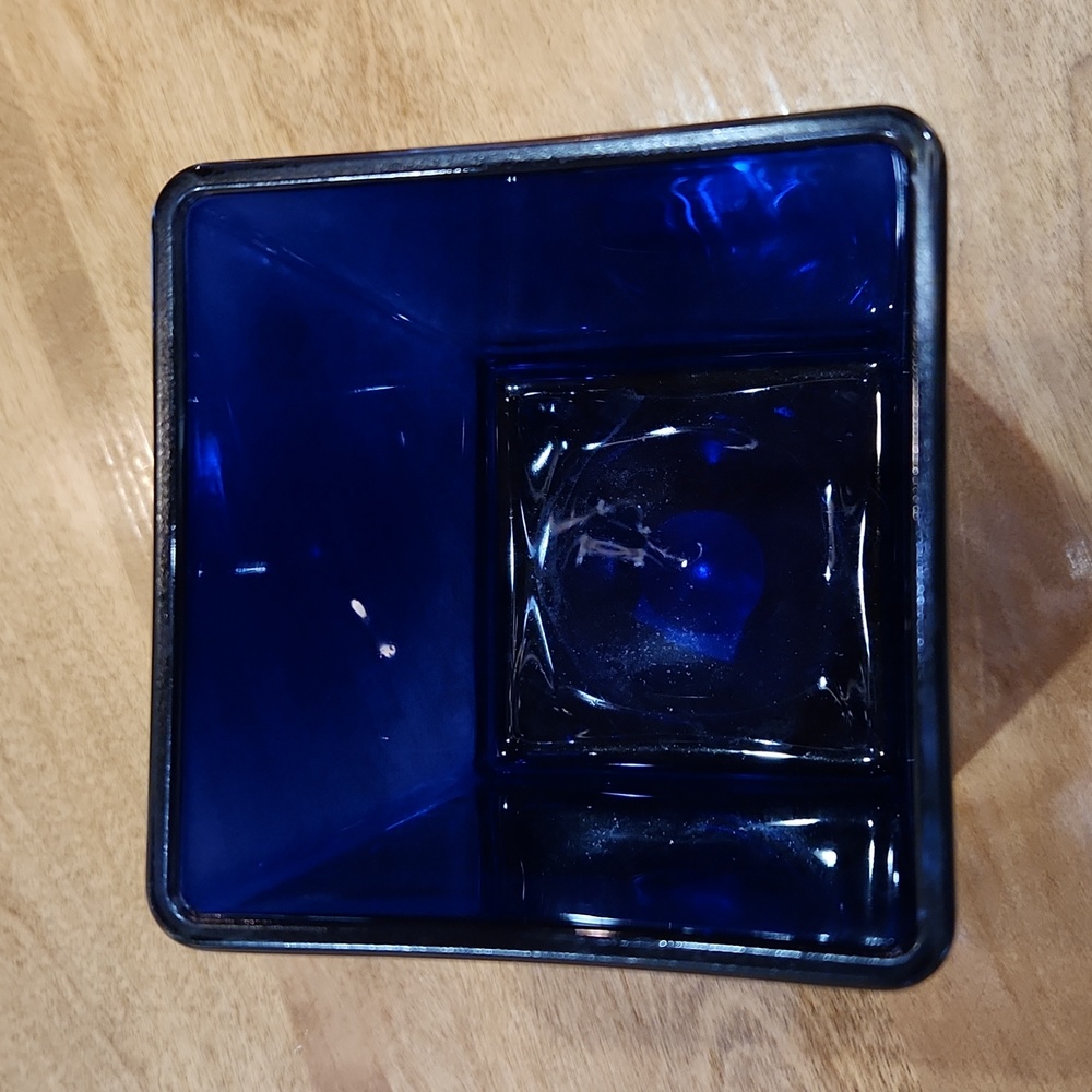 Glass Vase - Picture 2 of 3